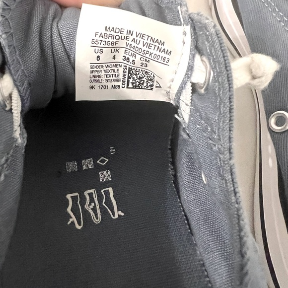 Chuck Taylor Converse All-Stars size 6 - Picture 4 of 4